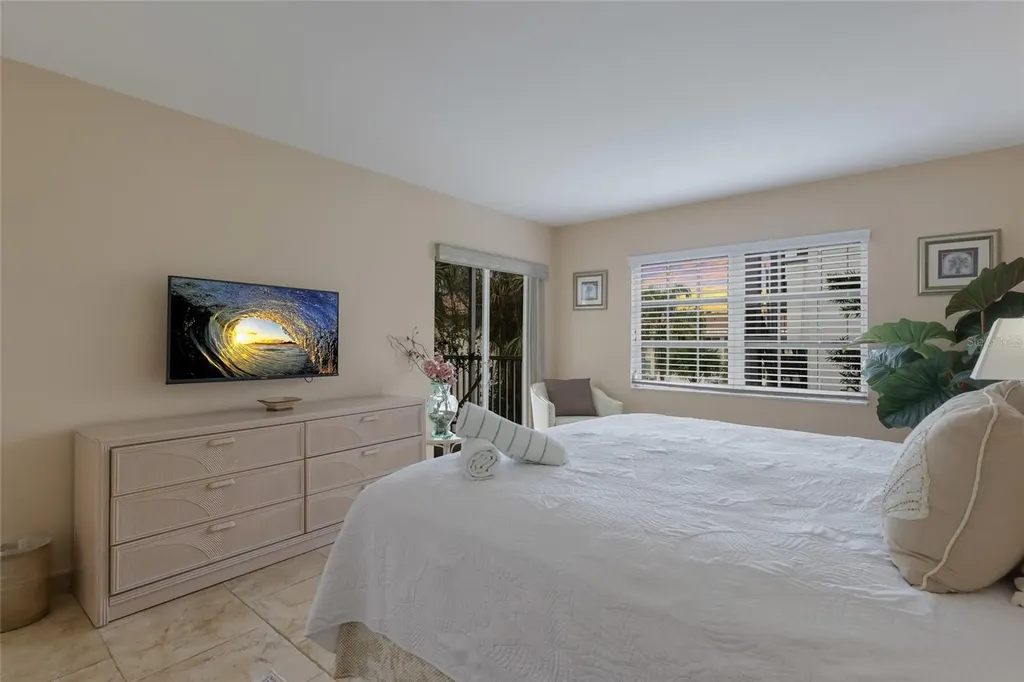 5962 Midnight Pass Road Sarasota FL 34242