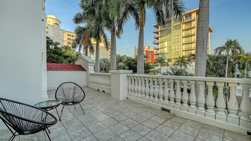 166 Golden Gate Point Sarasota FL 34236