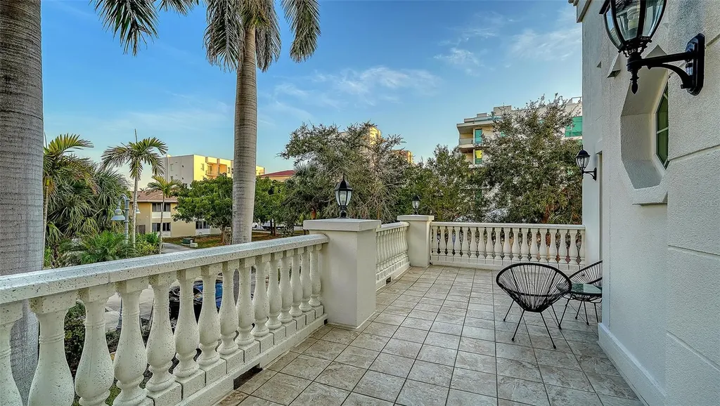 166 Golden Gate Point Sarasota FL 34236
