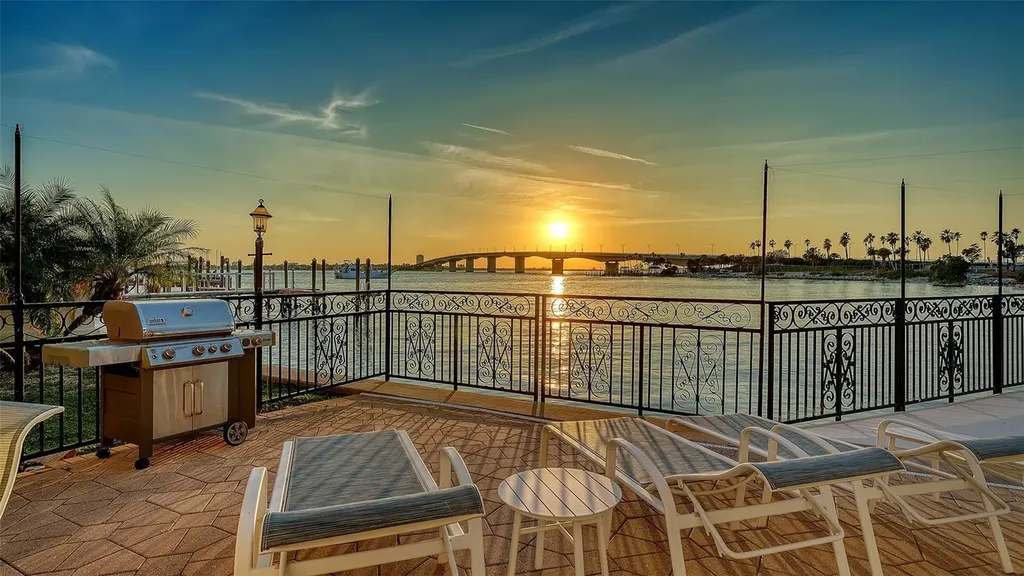 166 Golden Gate Point Sarasota FL 34236
