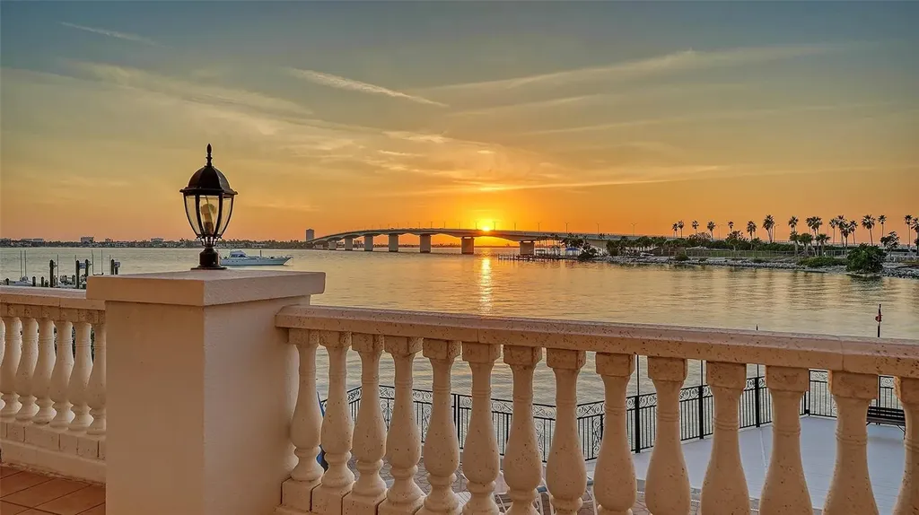 166 Golden Gate Point Sarasota FL 34236
