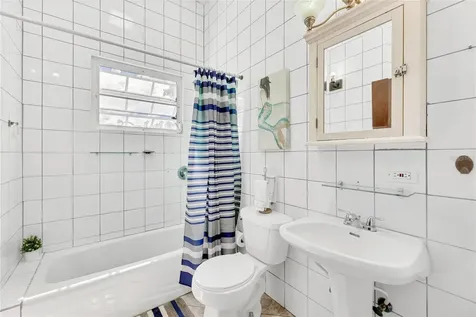 110 Freire Calle Rubi Cidra PR 00739