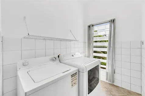 110 Freire Calle Rubi Cidra PR 00739