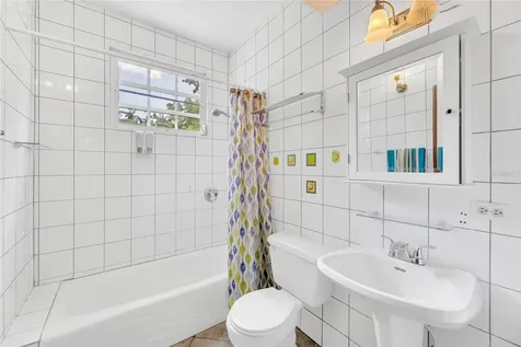 110 Freire Calle Rubi Cidra PR 00739