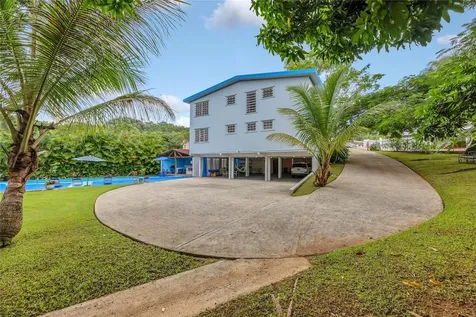 110 Freire Calle Rubi Cidra PR 00739