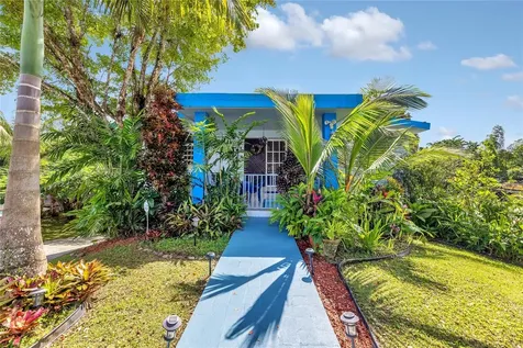 110 Freire Calle Rubi Cidra PR 00739