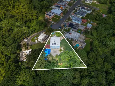 110 Freire Calle Rubi Cidra PR 00739