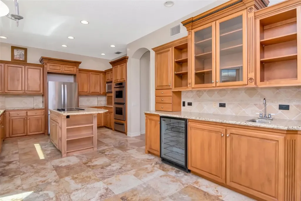 7680 Paradise Pointe Circle S St Petersburg FL 33711