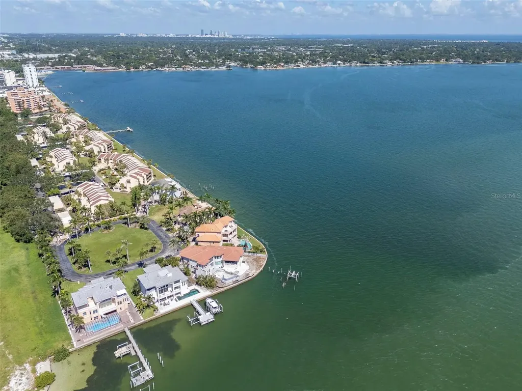 7680 Paradise Pointe Circle S St Petersburg FL 33711