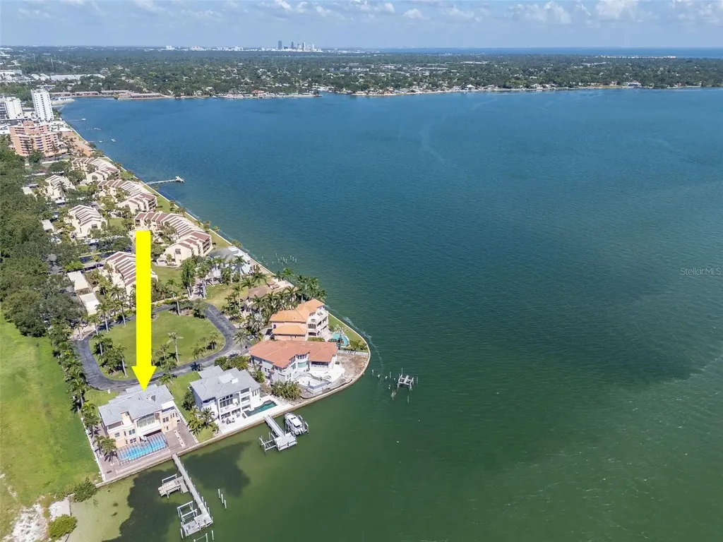 7680 Paradise Pointe Circle S St Petersburg FL 33711