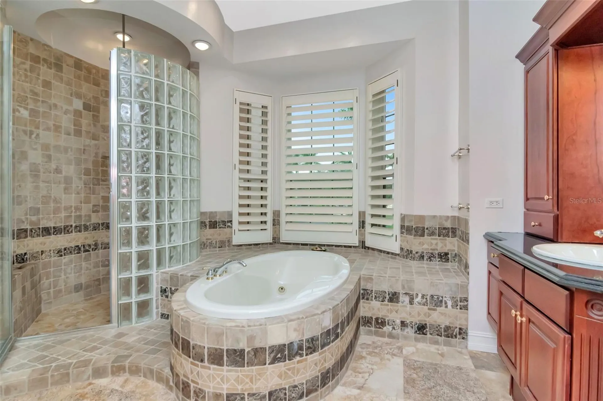 7680 Paradise Pointe Circle S St Petersburg FL 33711