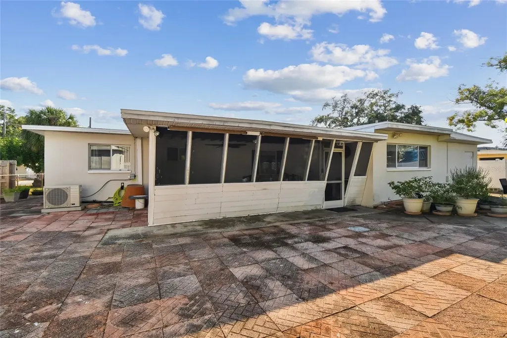 4315 W Fair Oaks Avenue Tampa FL 33611