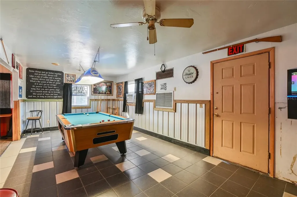 2451 SE Highway 41 Morriston FL 32668