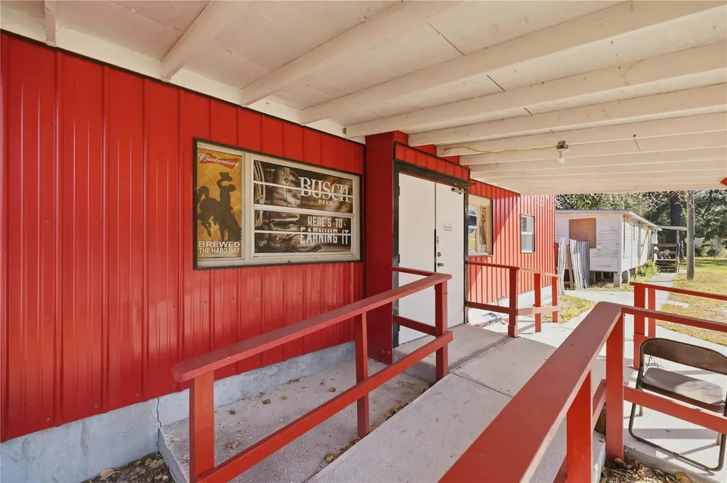 2451 SE Highway 41 Morriston FL 32668