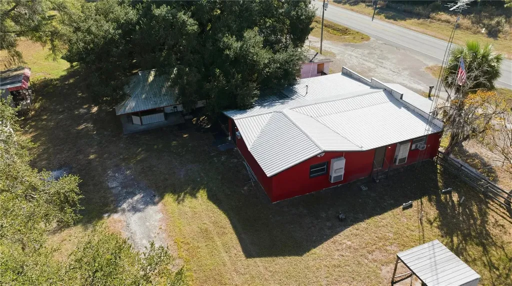 2451 SE Highway 41 Morriston FL 32668