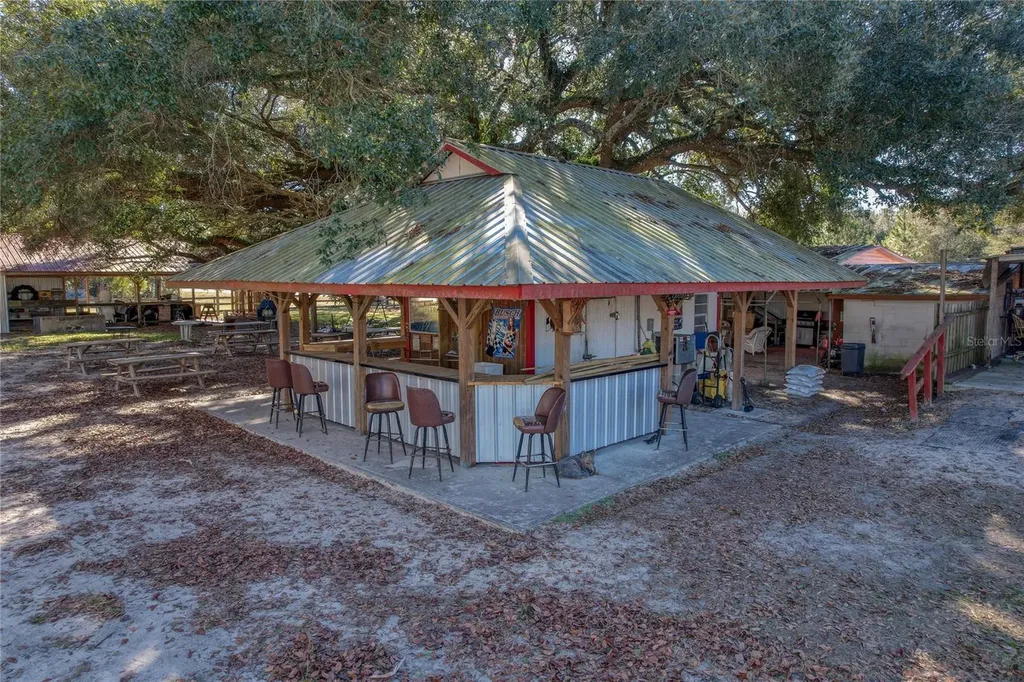 2451 SE Highway 41 Morriston FL 32668