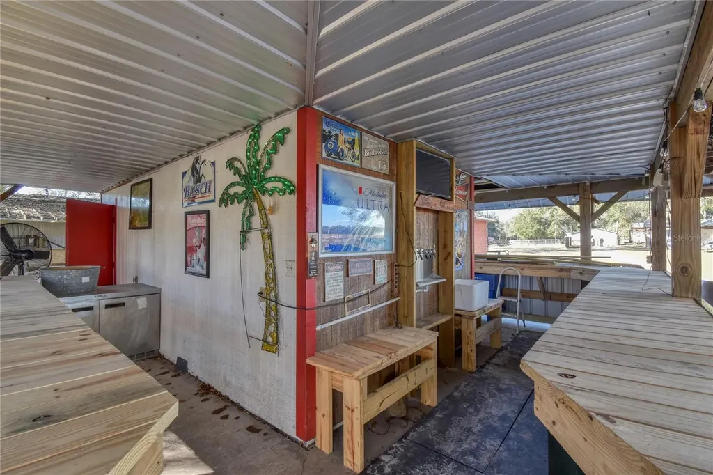 2451 SE Highway 41 Morriston FL 32668