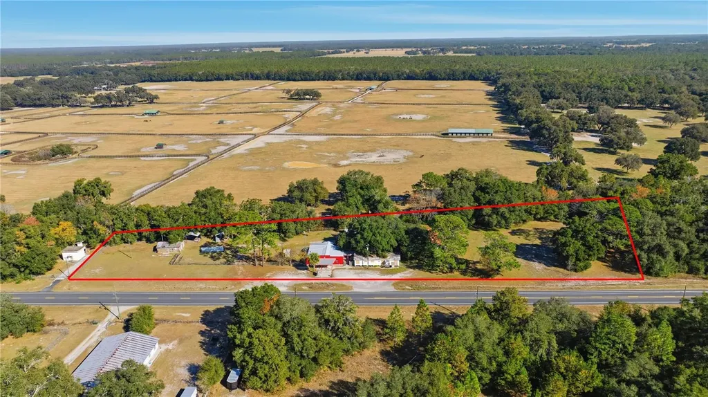2451 SE Highway 41 Morriston FL 32668