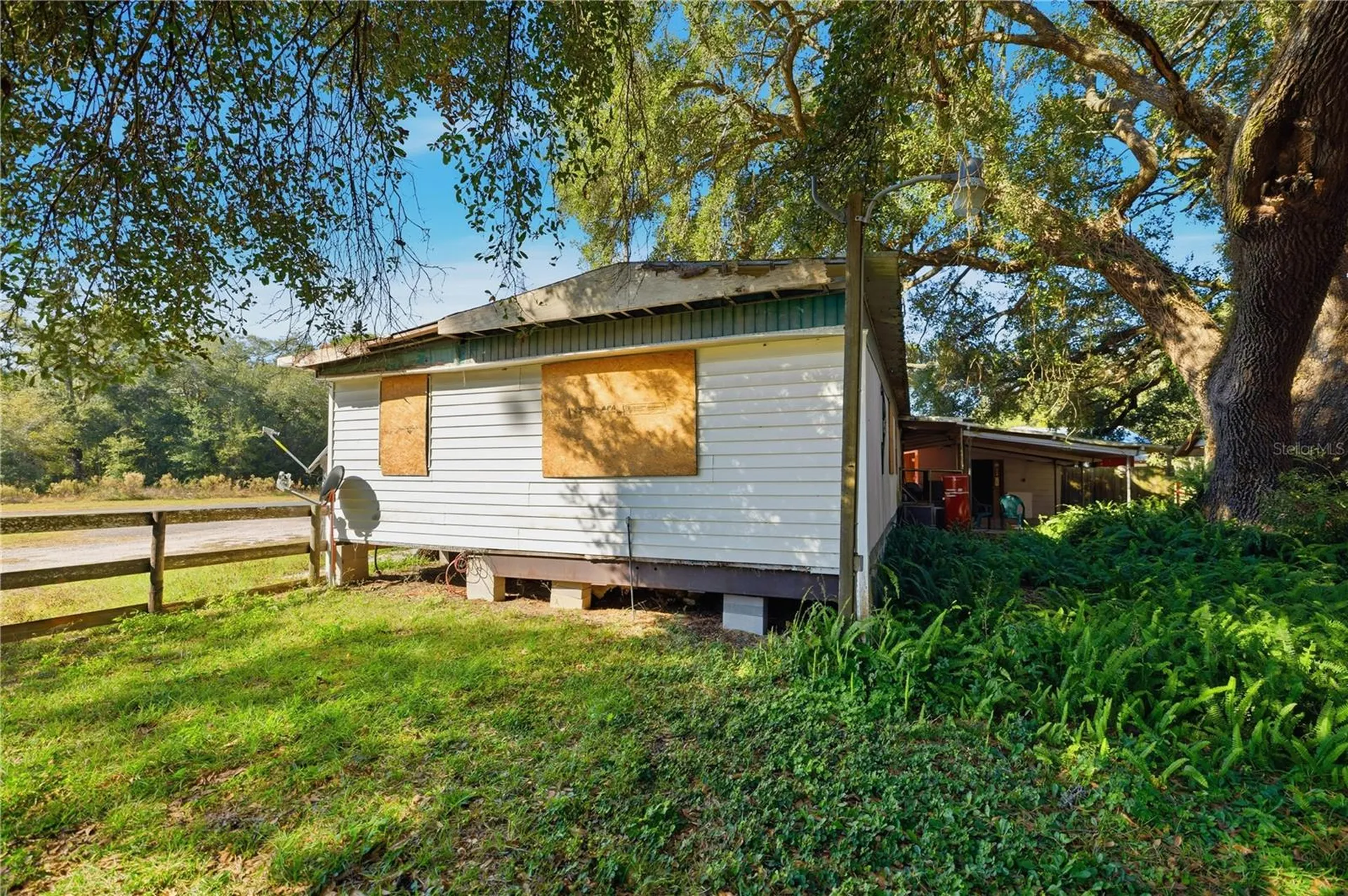 2451 SE Highway 41 Morriston FL 32668