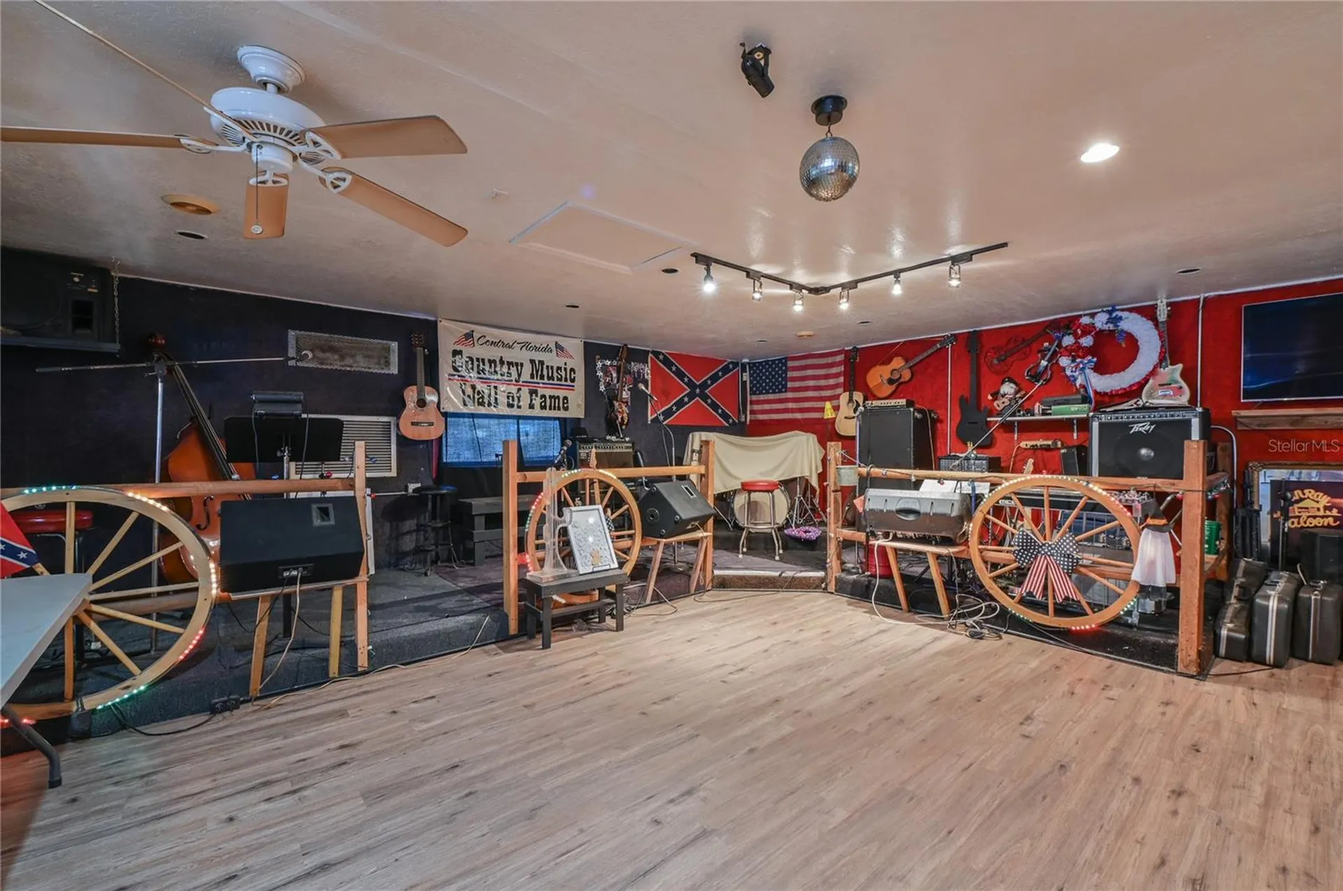 2451 SE Highway 41 Morriston FL 32668