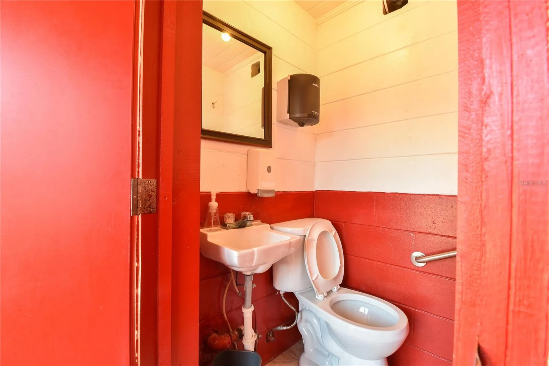 2451 SE Highway 41 Morriston FL 32668