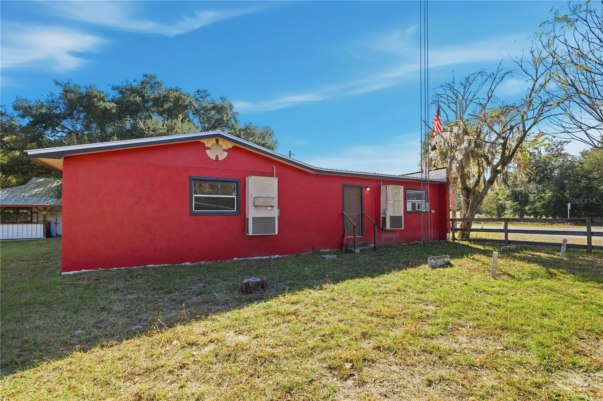 2451 SE Highway 41 Morriston FL 32668