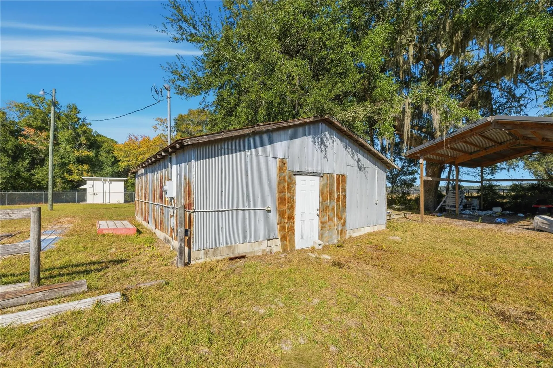 2451 SE Highway 41 Morriston FL 32668