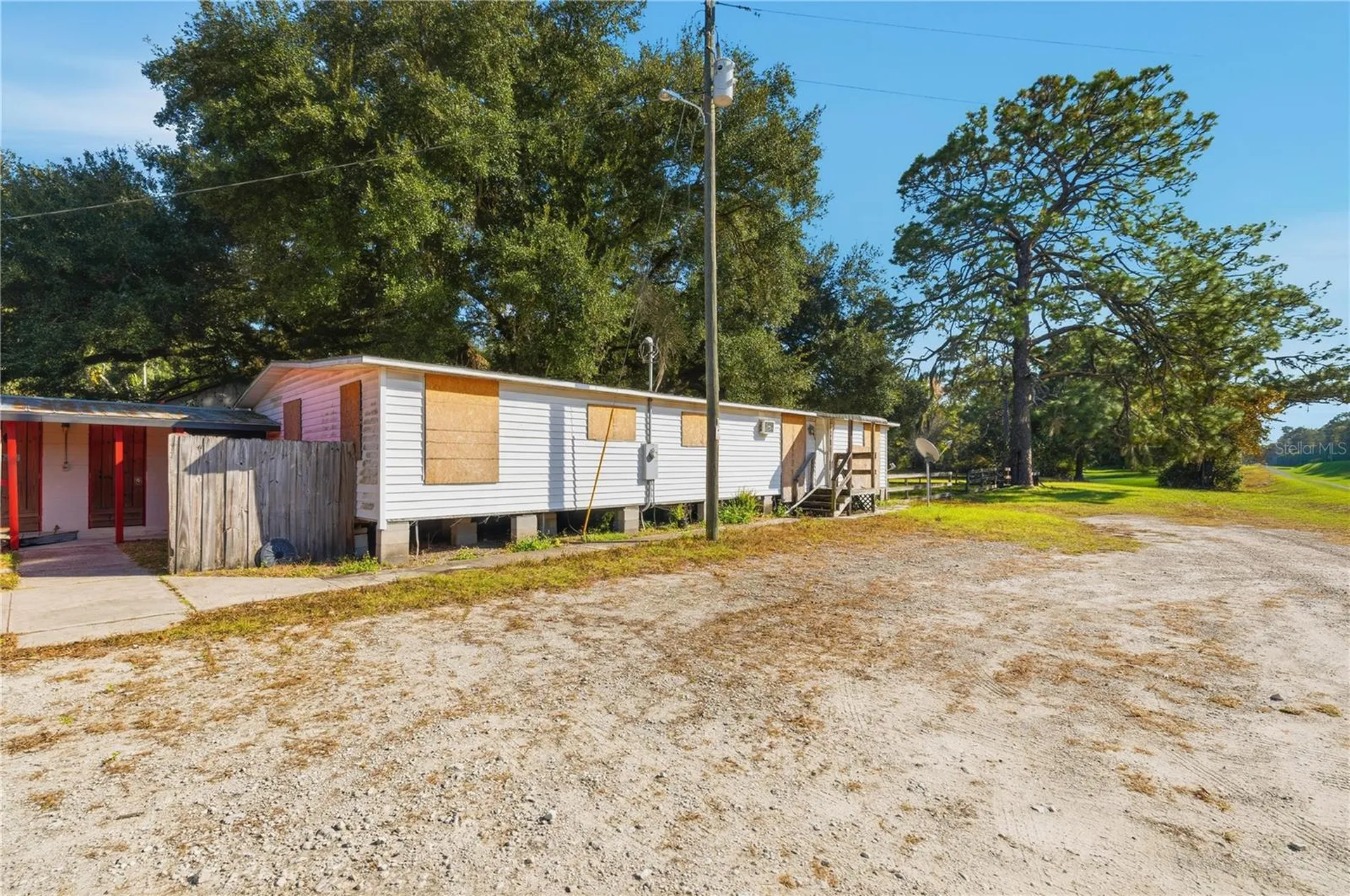 2451 SE Highway 41 Morriston FL 32668