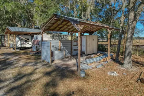 2451 SE Highway 41 Morriston FL 32668