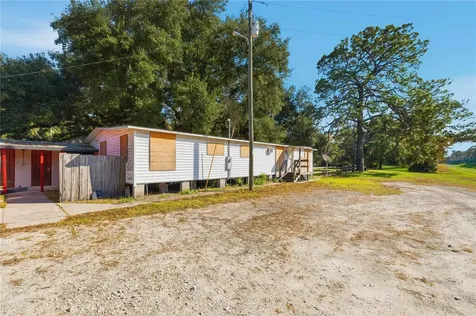 2451 SE Highway 41 Morriston FL 32668