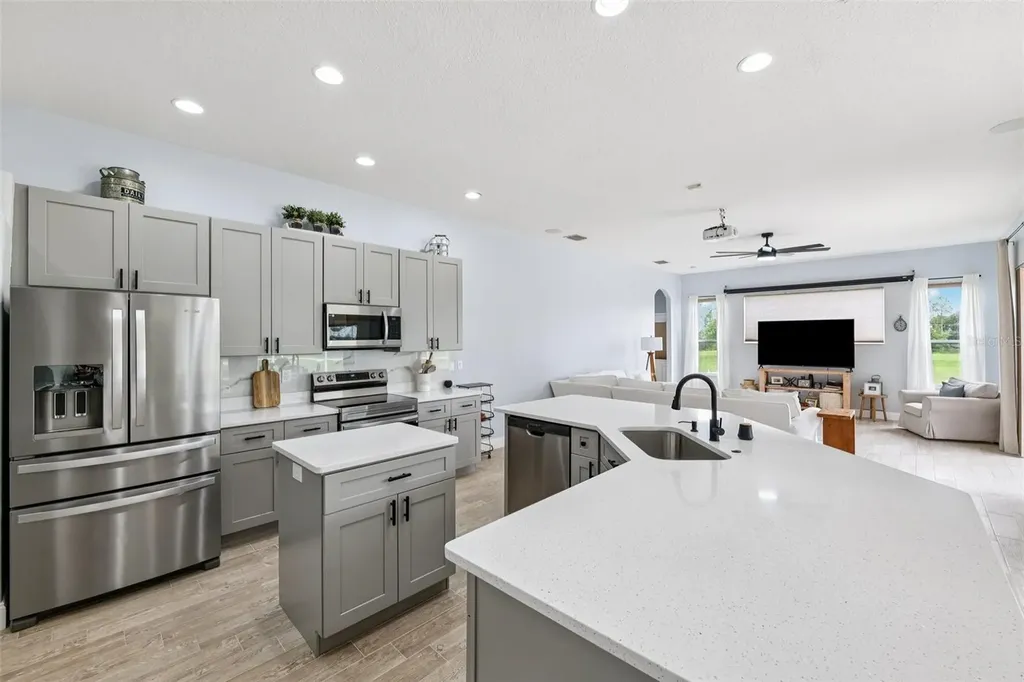 13049 Thoroughbred Drive Dade City FL 33525
