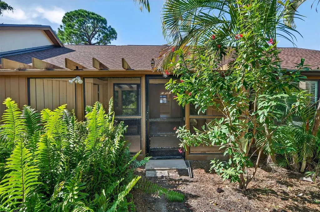 7607 4th Avenue W Bradenton FL 34209