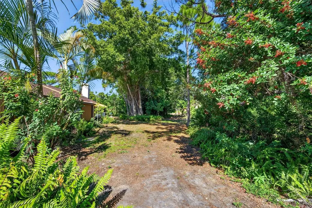 7607 4th Avenue W Bradenton FL 34209
