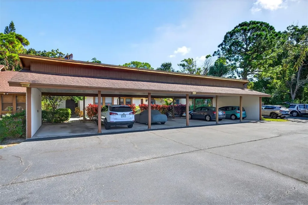 7607 4th Avenue W Bradenton FL 34209