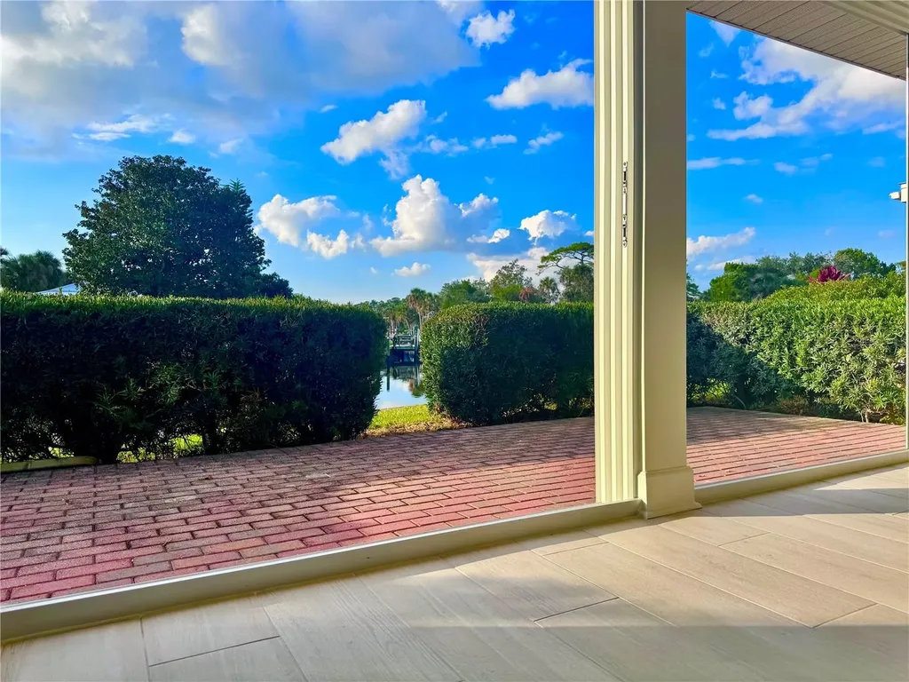 11229 W Bayshore Drive Crystal River FL 34429