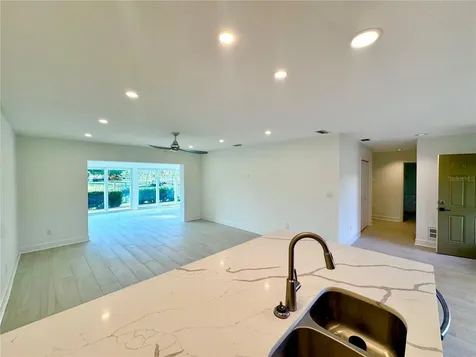 11229 W Bayshore Drive Crystal River FL 34429