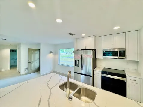 11229 W Bayshore Drive Crystal River FL 34429