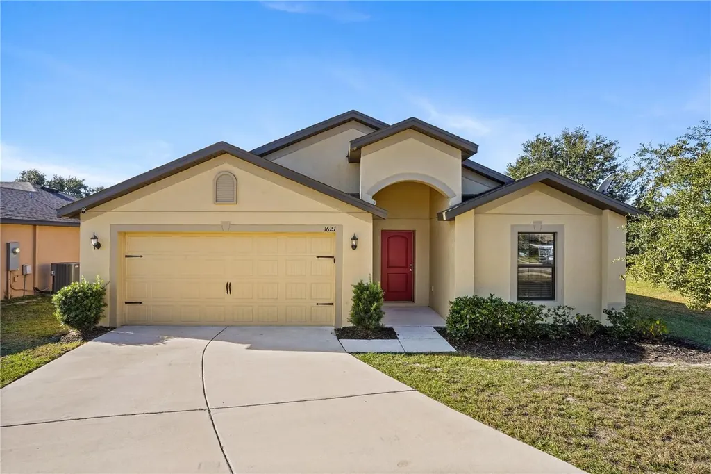 1621 Orne Street Mascotte FL 34753