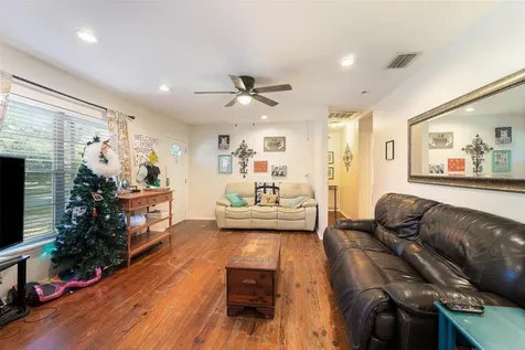 2215 Wallace Road Lutz FL 33549