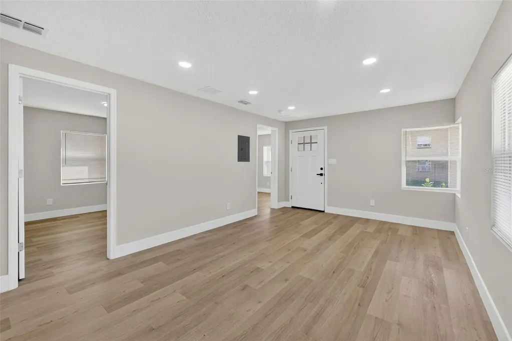 821 Colyer Street Orlando FL 32805
