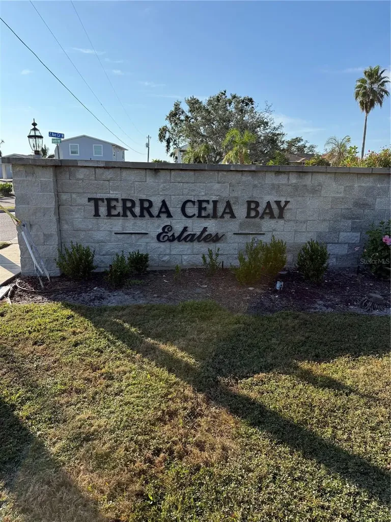 5523 2nd Avenue Circle W Palmetto FL 34221