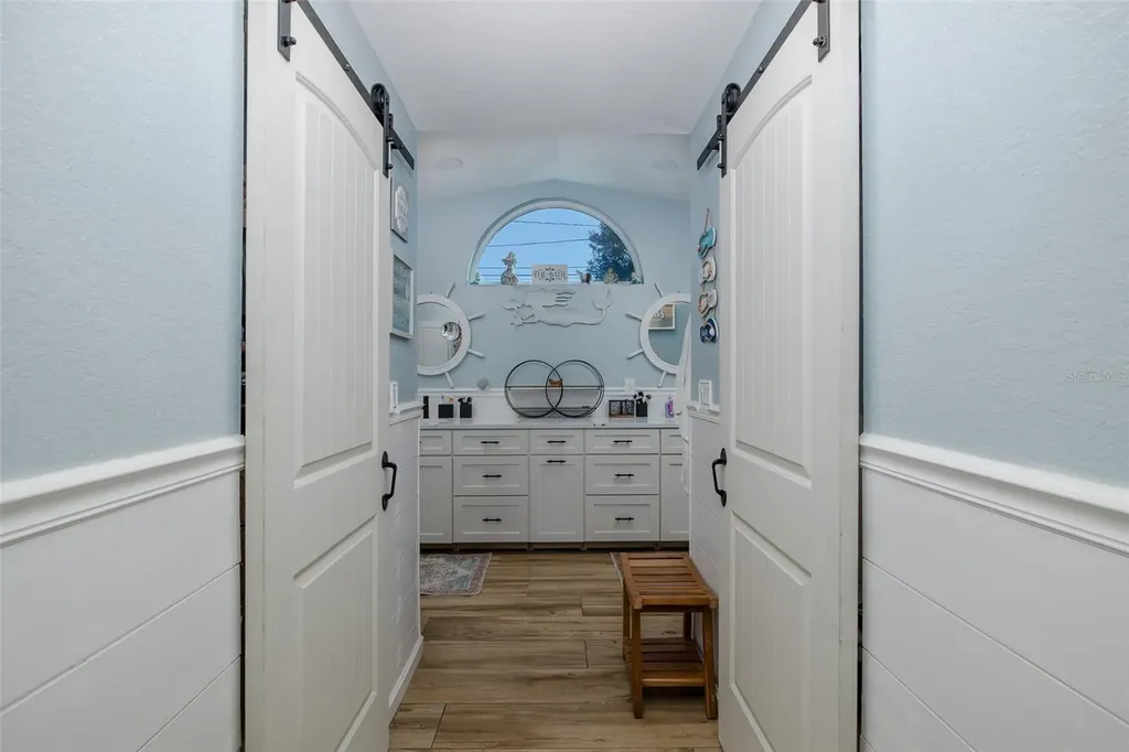 8211 Hayward Lane Port Richey FL 34668