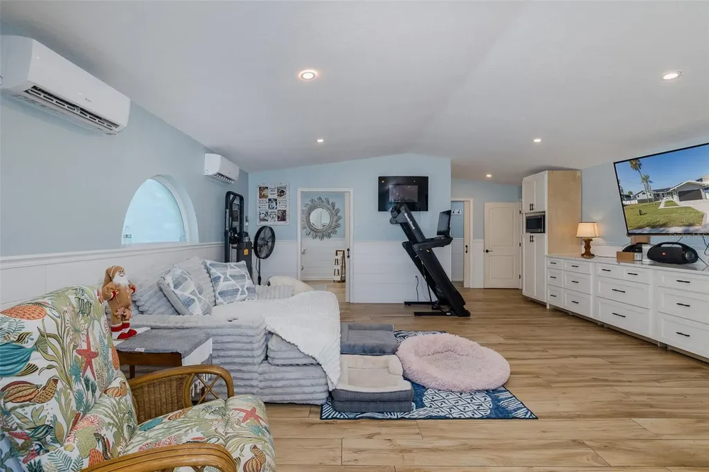 8211 Hayward Lane Port Richey FL 34668