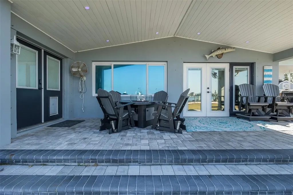 8211 Hayward Lane Port Richey FL 34668