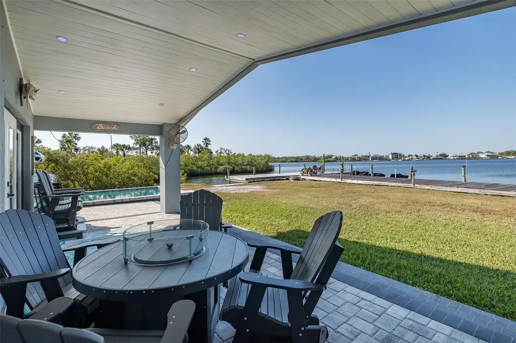 8211 Hayward Lane Port Richey FL 34668