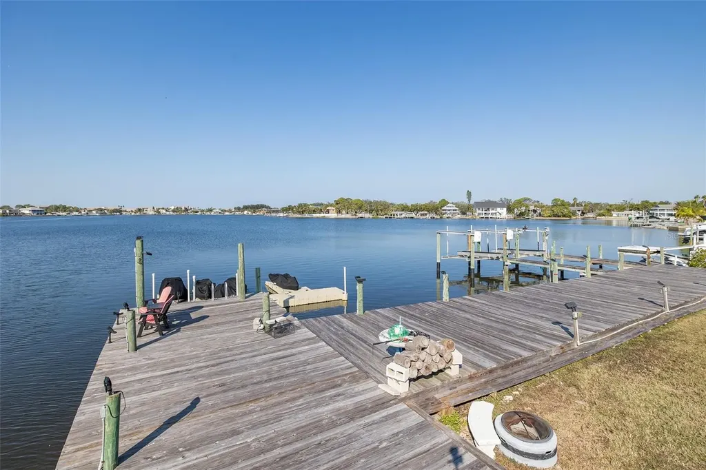 8211 Hayward Lane Port Richey FL 34668