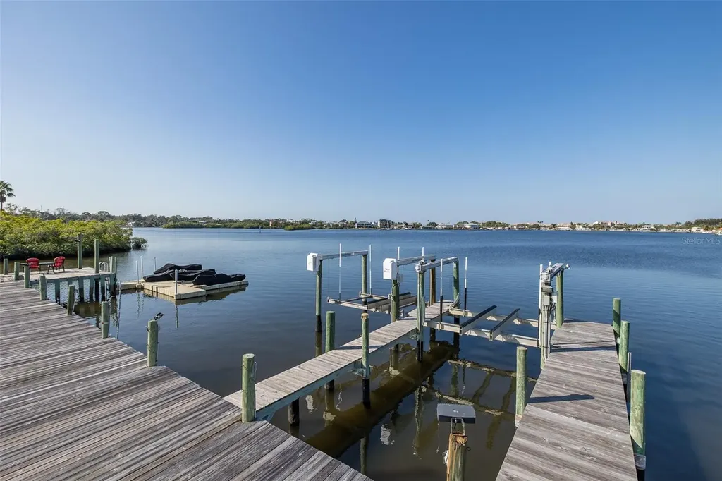 8211 Hayward Lane Port Richey FL 34668