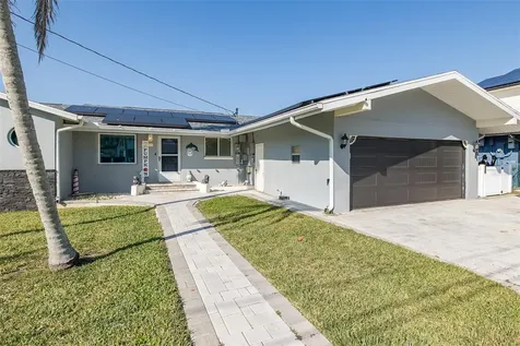 8211 Hayward Lane Port Richey FL 34668