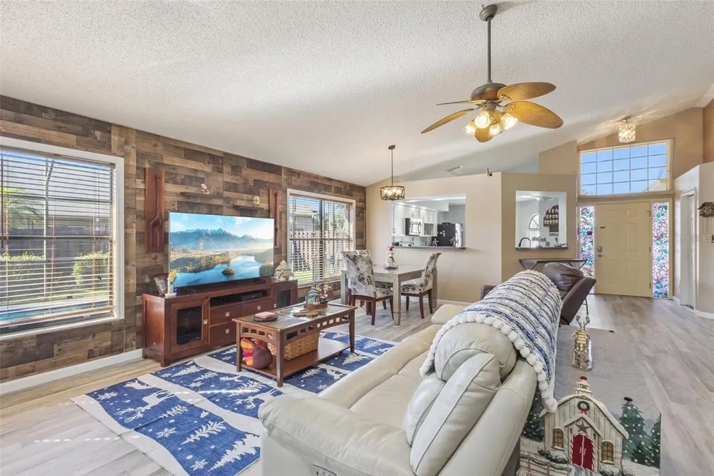 5526 Deepdale Drive Orlando FL 32821
