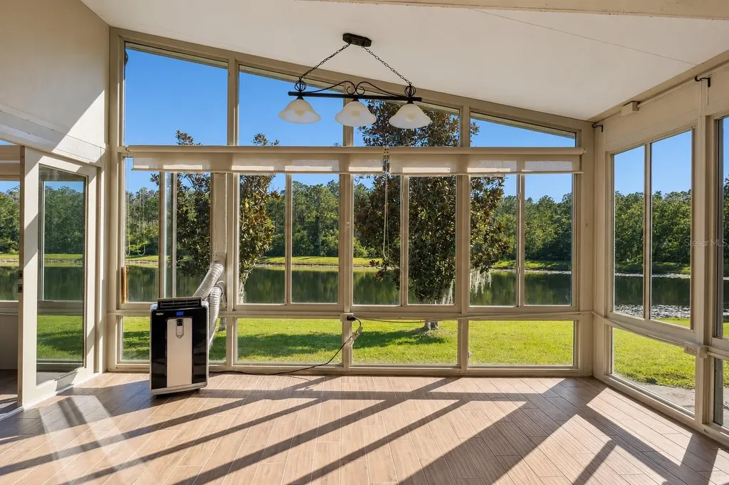 5526 Deepdale Drive Orlando FL 32821